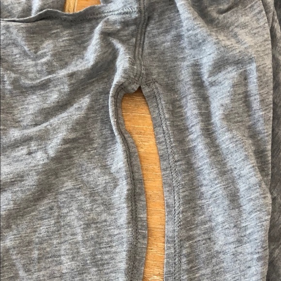 Lululemon Grey Scoop Cross Keyhole Back Tank. Sz 6 - Picture 8 of 8